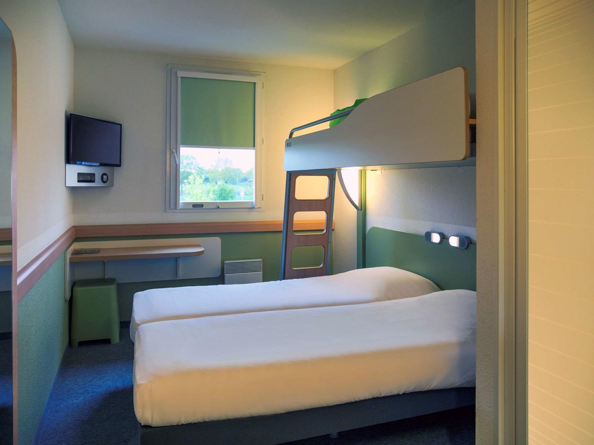 Ibis Budget Niort - La Creche Eksteriør billede